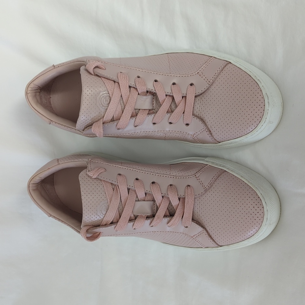 GREATS Royale Perforated Leather Sneakers in Blush Pink Size 9